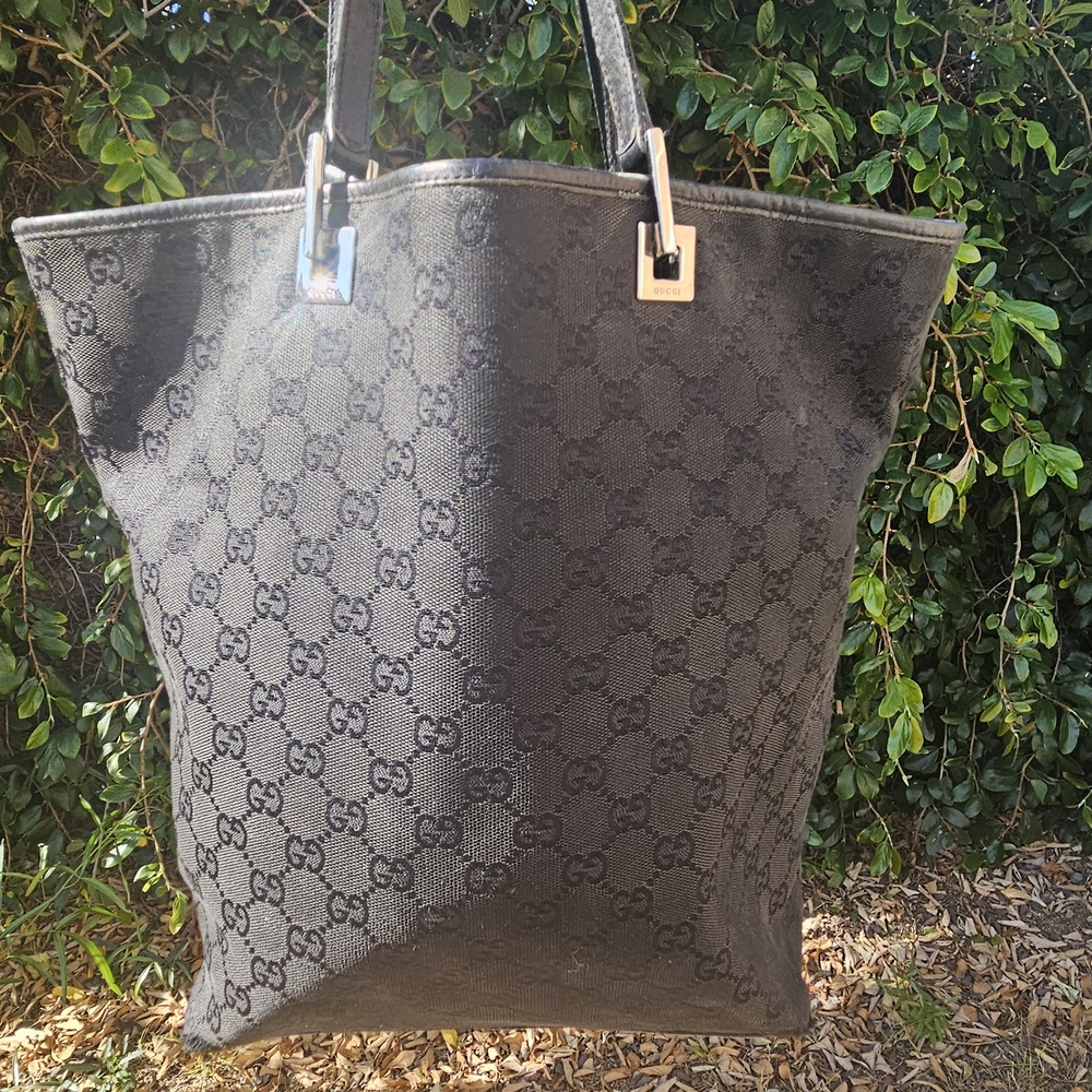 Gucci Black Tote Bag with Timeless Style